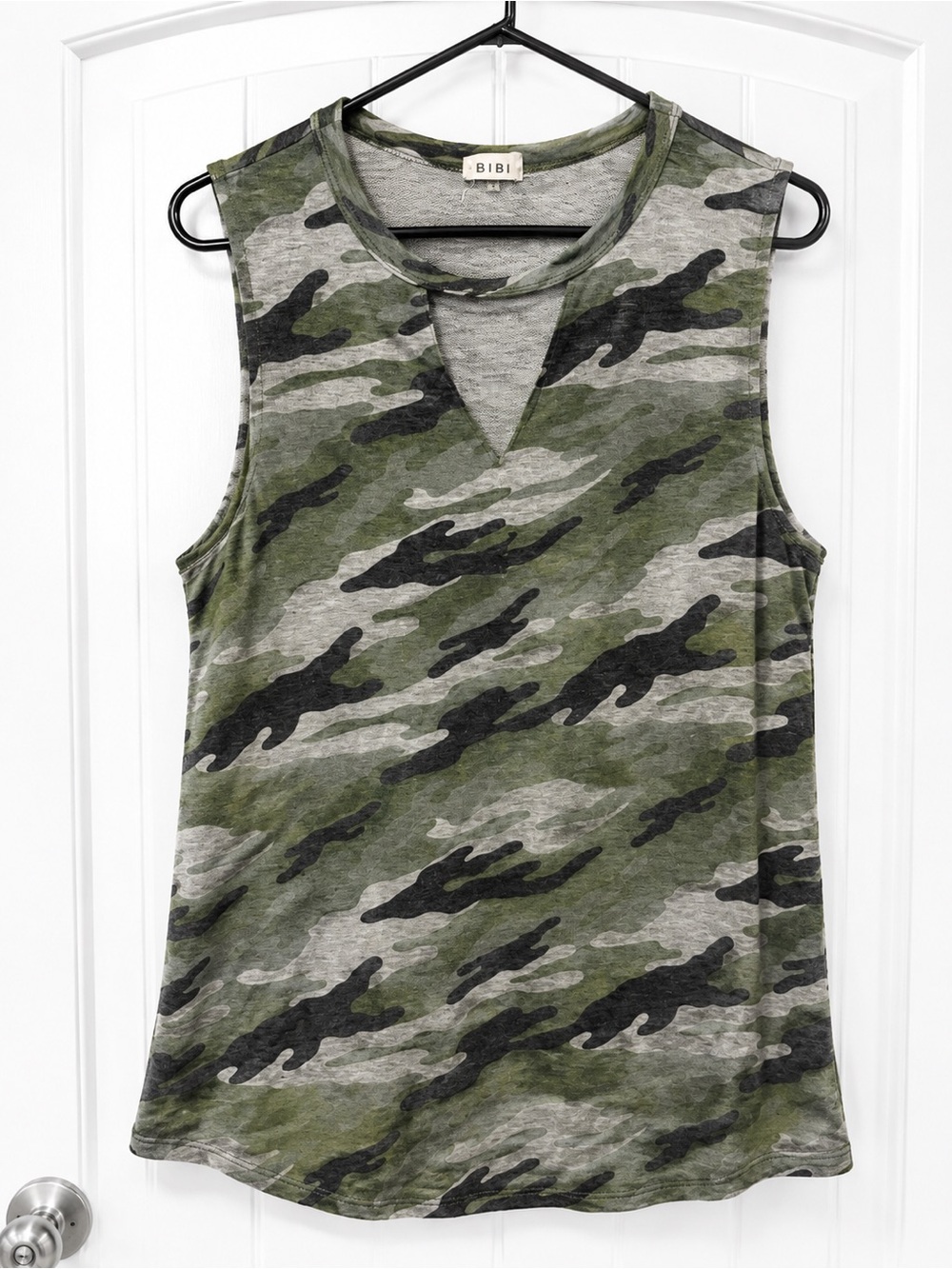 BiBi Camo Sleeveless V-Neck Choker Tank Top Small